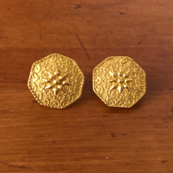 Vintage Gold Tone Earrings Octagon Shape with Starburst Design Embossed - Picture 1 of 8